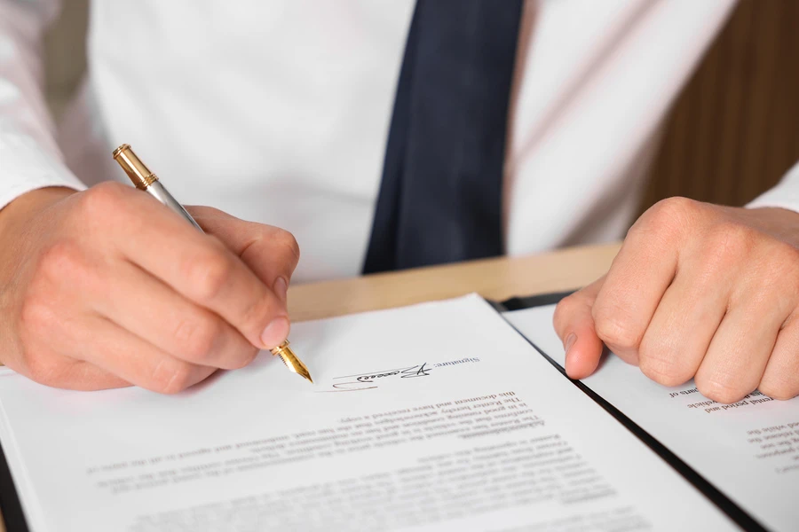Que es un contrato mercantil en España | ramirezcasasabogados Que es un contrato mercantil en España | ramirezcasasabogados