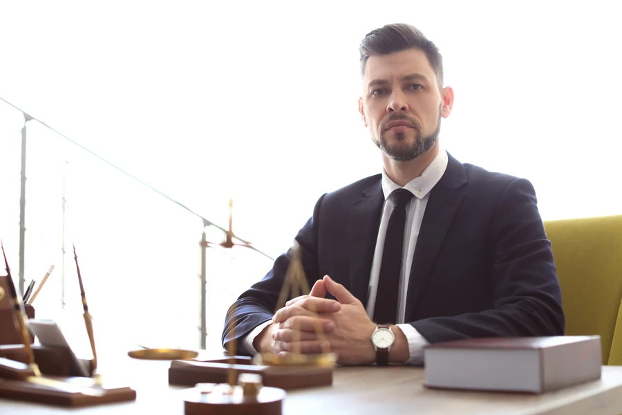 Ventajas de tener un abogado mercantil | ramirezcasasabogados Ventajas de tener un abogado mercantil | ramirezcasasabogados