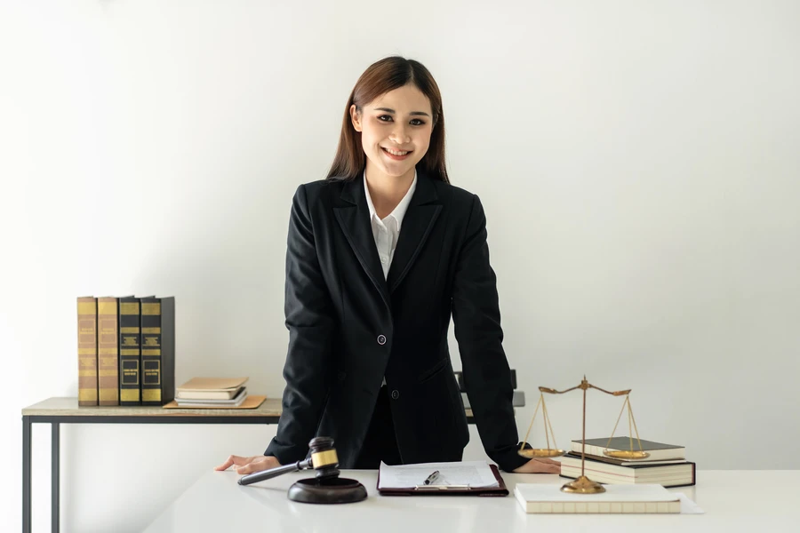 Abogado de derecho mercantil | ramirezcasasabogados